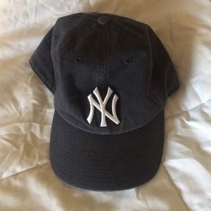 super cute trendy New York Yankees authentic hat!